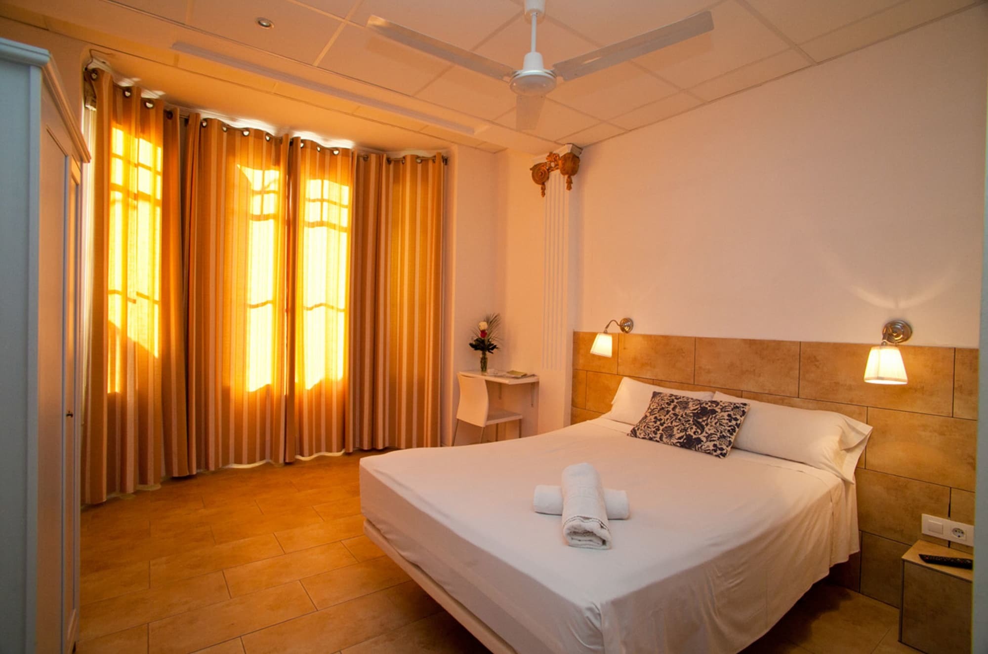 Hostal Martinval Barcelona Exterior foto